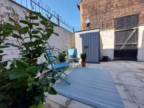 Corner House, Sleeps 8 In 4 Bedrooms, Near Train Station, Great Value! Manchester Exterior photo
